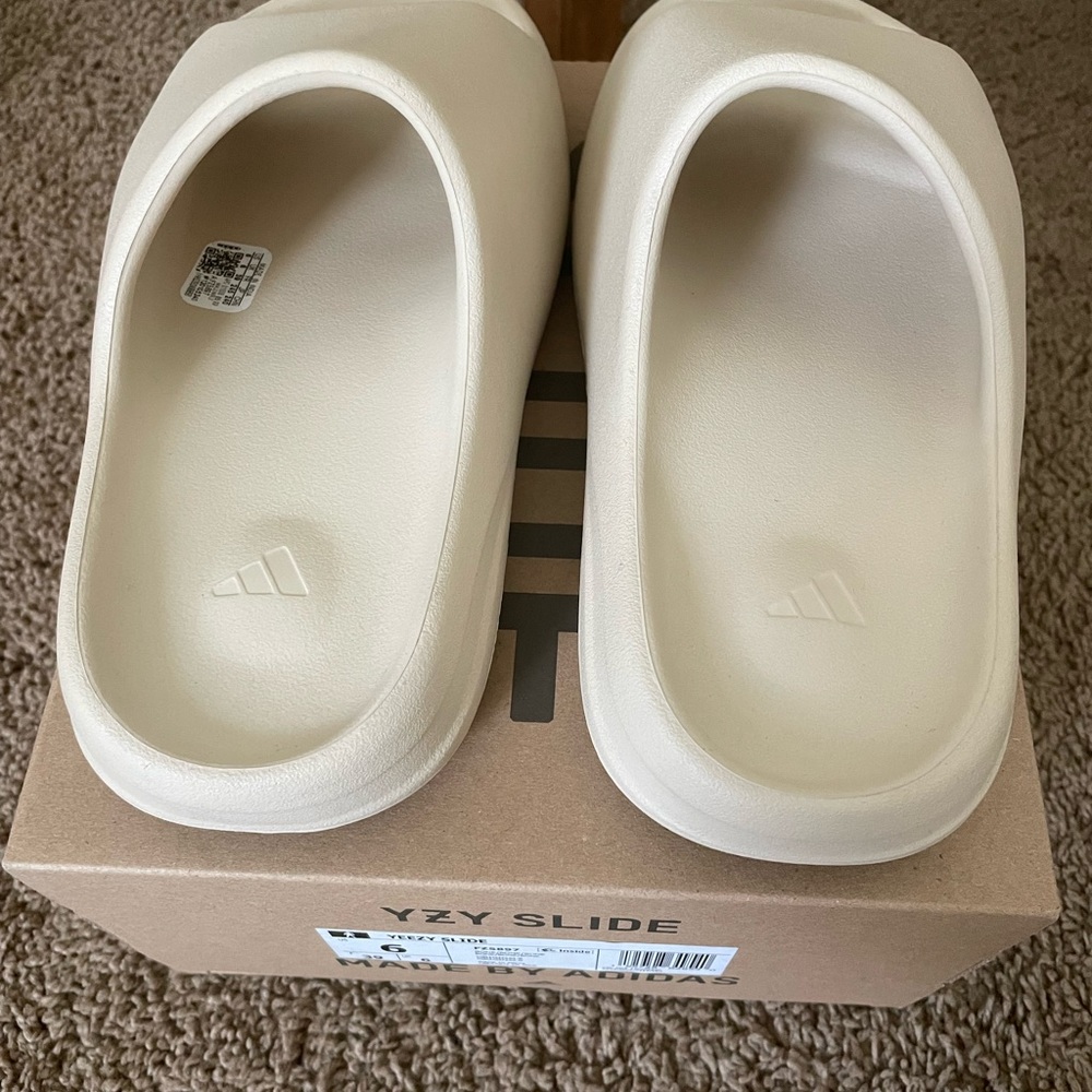 Yeezy bone slides - Picture 3 of 6